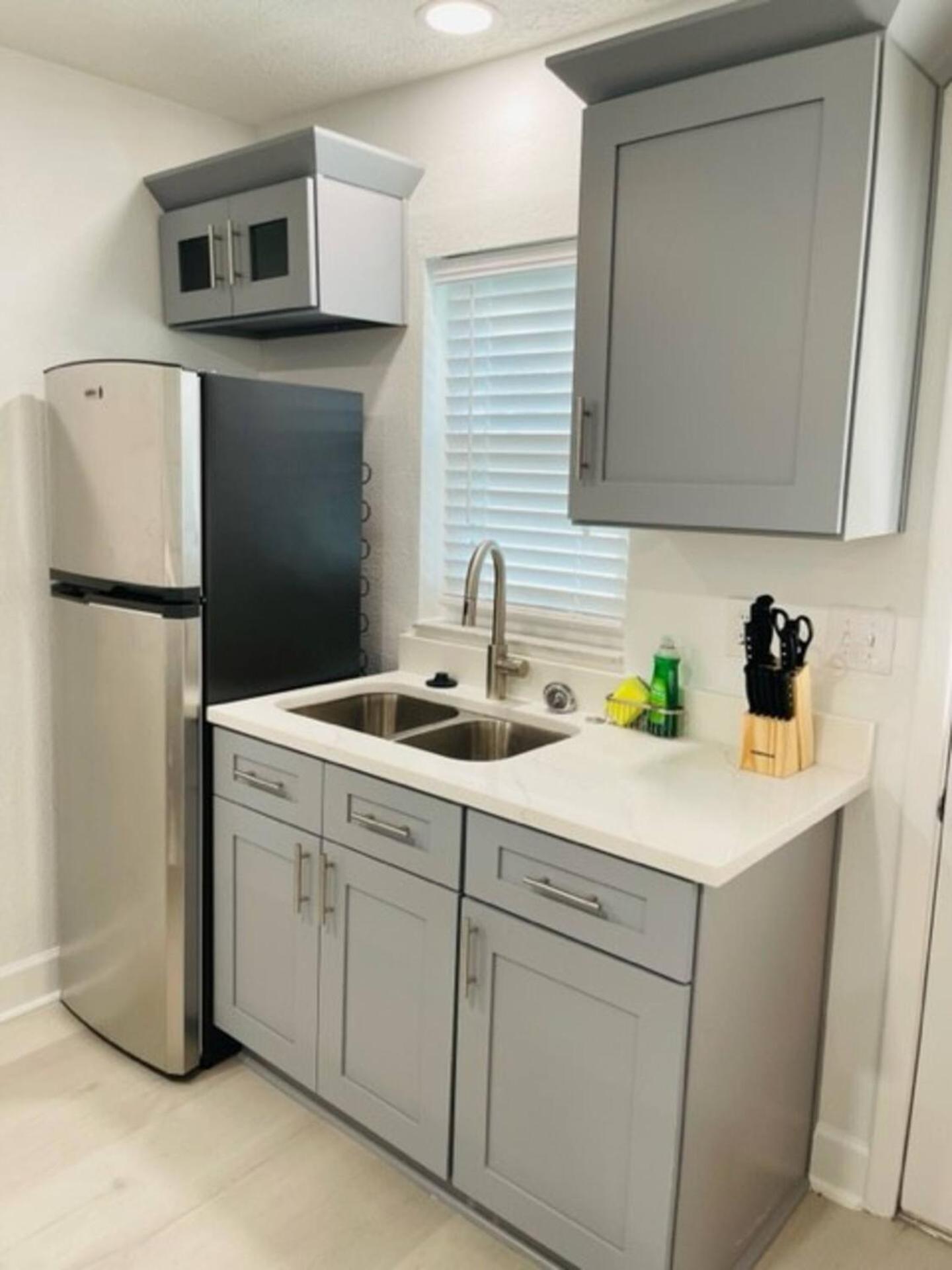 Walk Everywhere! 1-Bedroom Gem In Downtown Hub Нью-Порт-Ричи Экстерьер фото